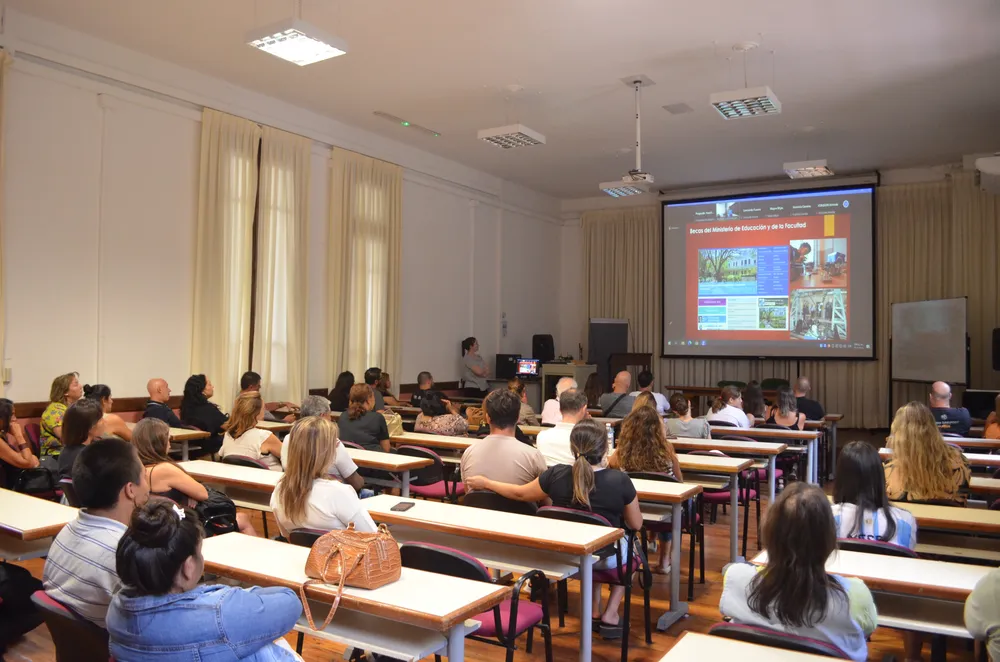 UNIVERSIDAD NACIONAL DE LA PLATA