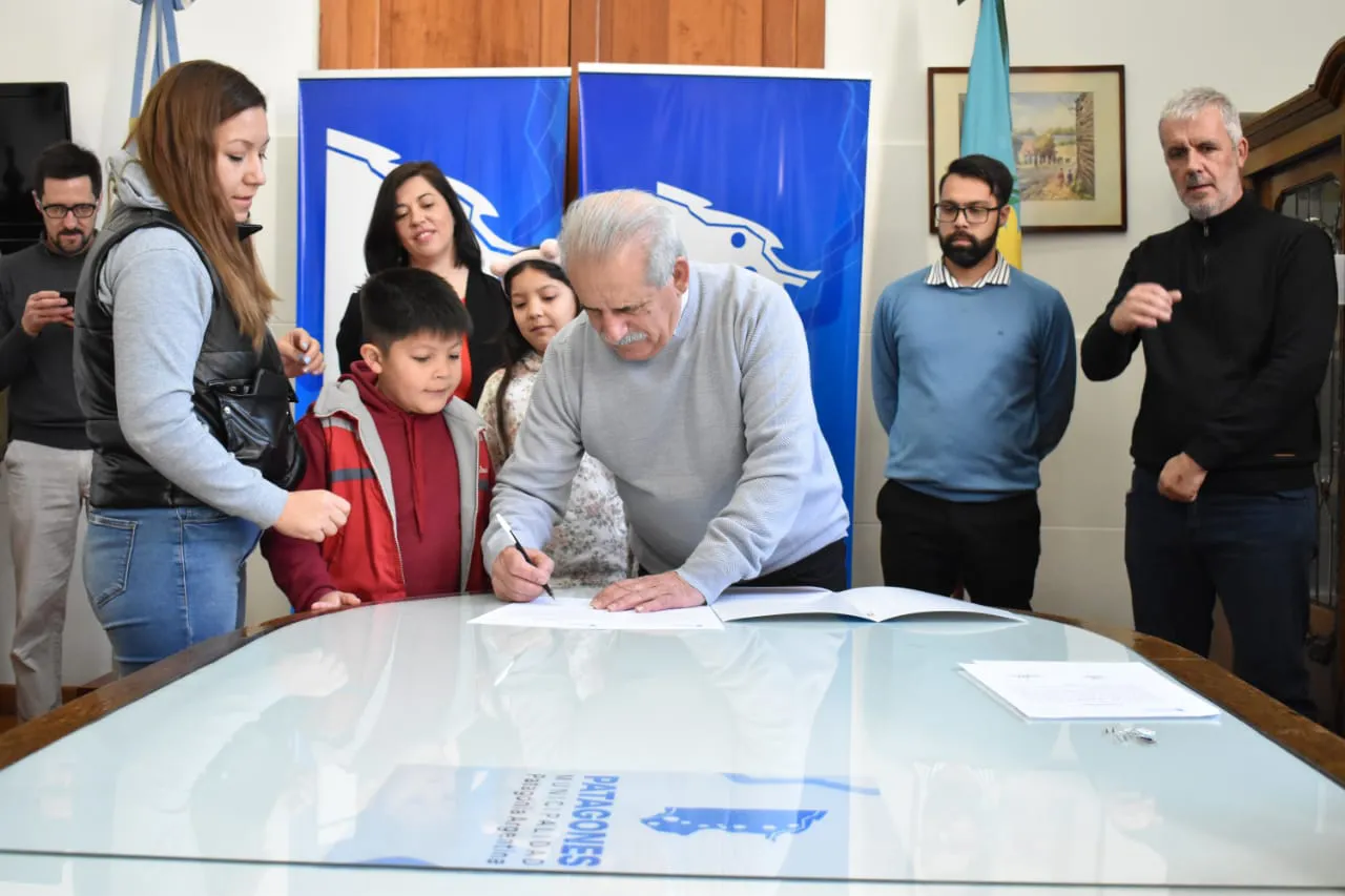 un lote una vivienda, entrega, tenencias precarias