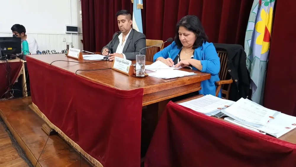 ROBERTO MARTINEZ Y GRACIELA VELAZQUE