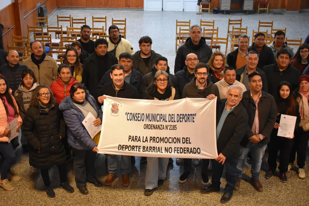 ENTREGA DE APORTES A CLUBES