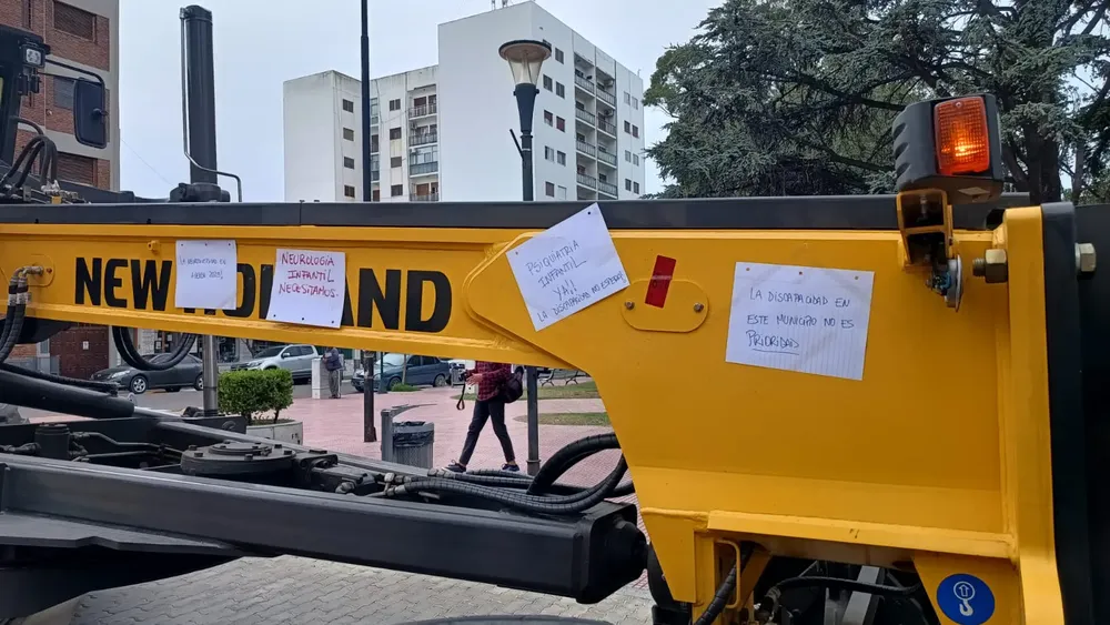 MOTONIVELADORA, PANFLETOS