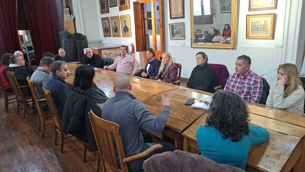 HCD, VECINOS, LA VIEJA CABAÑA