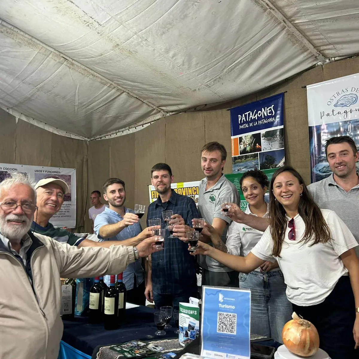 STAND DE TURISMO EN LA FIESTA DE LA SOBERANIA PATAGÓNICA